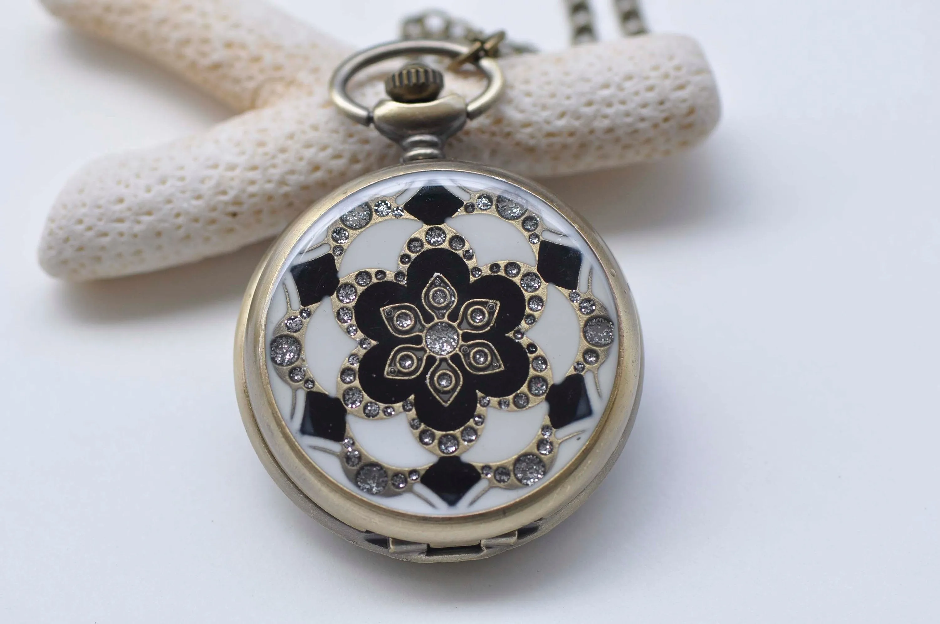 1 PC Antique Bronze Enamel Flower Large Pocket Watch Necklace 47mm