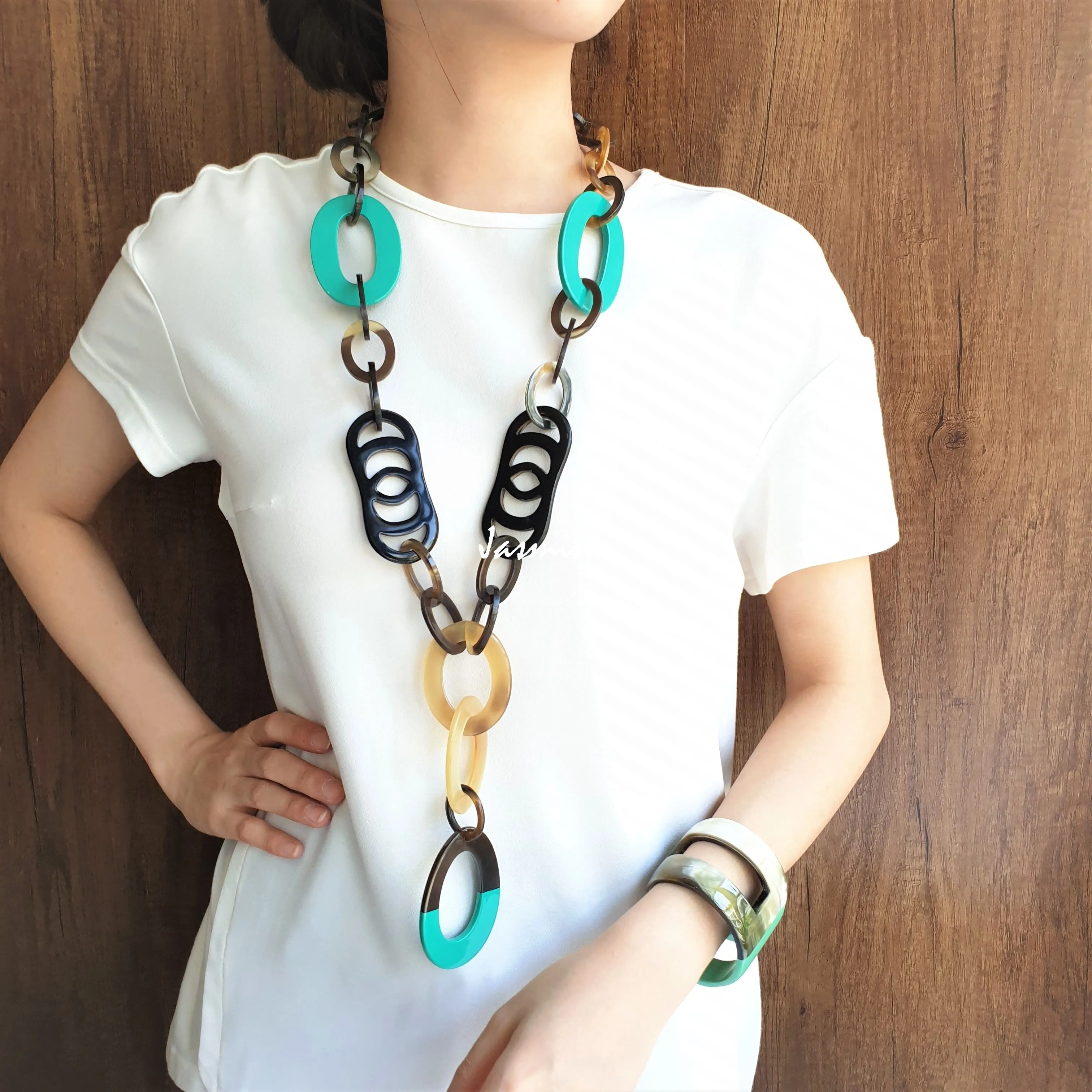 Elegant Handmade Necklace J18165, Made by Natural Buffalo Horn and Lacquer