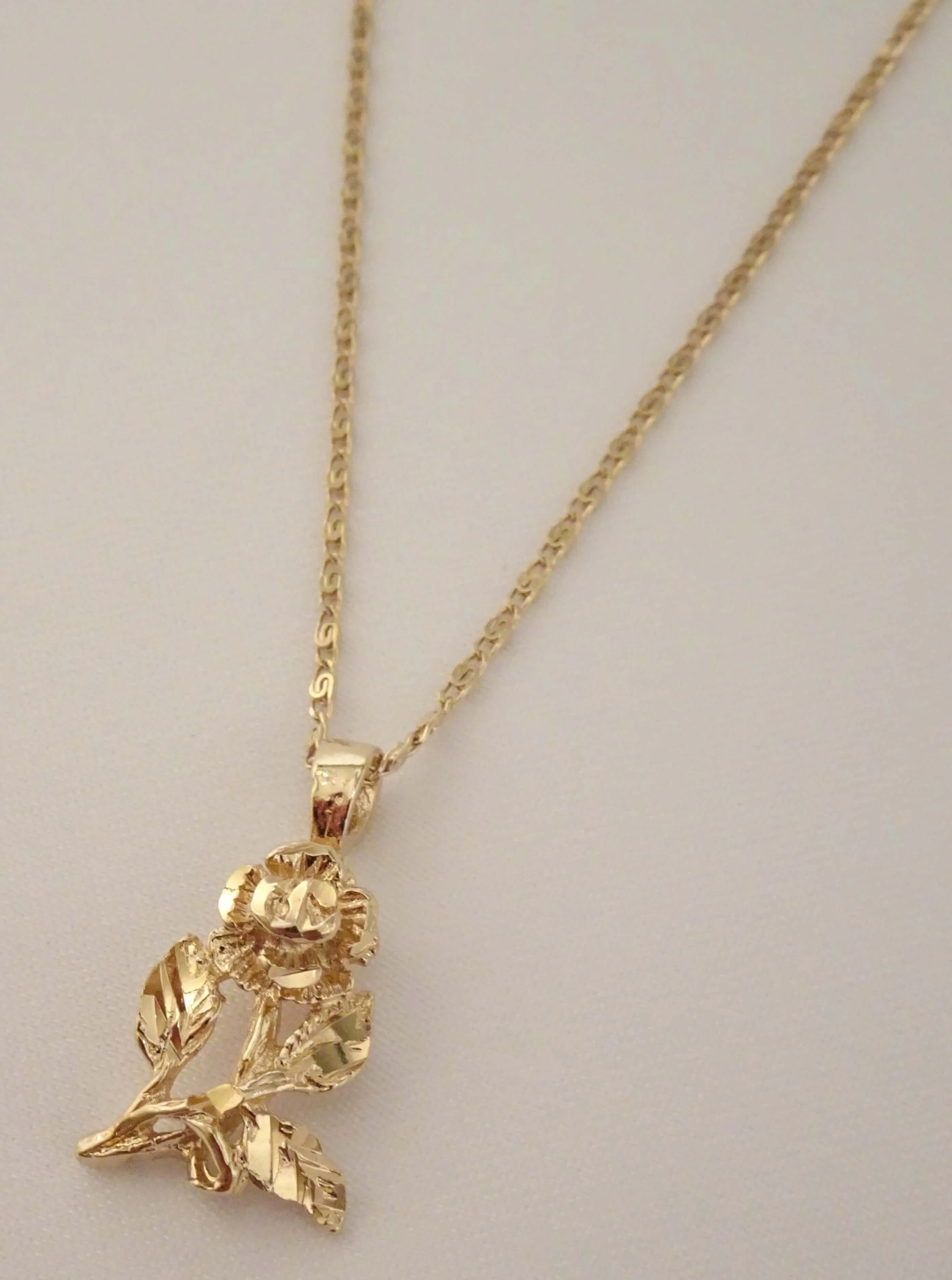 The Mini Rose Necklace