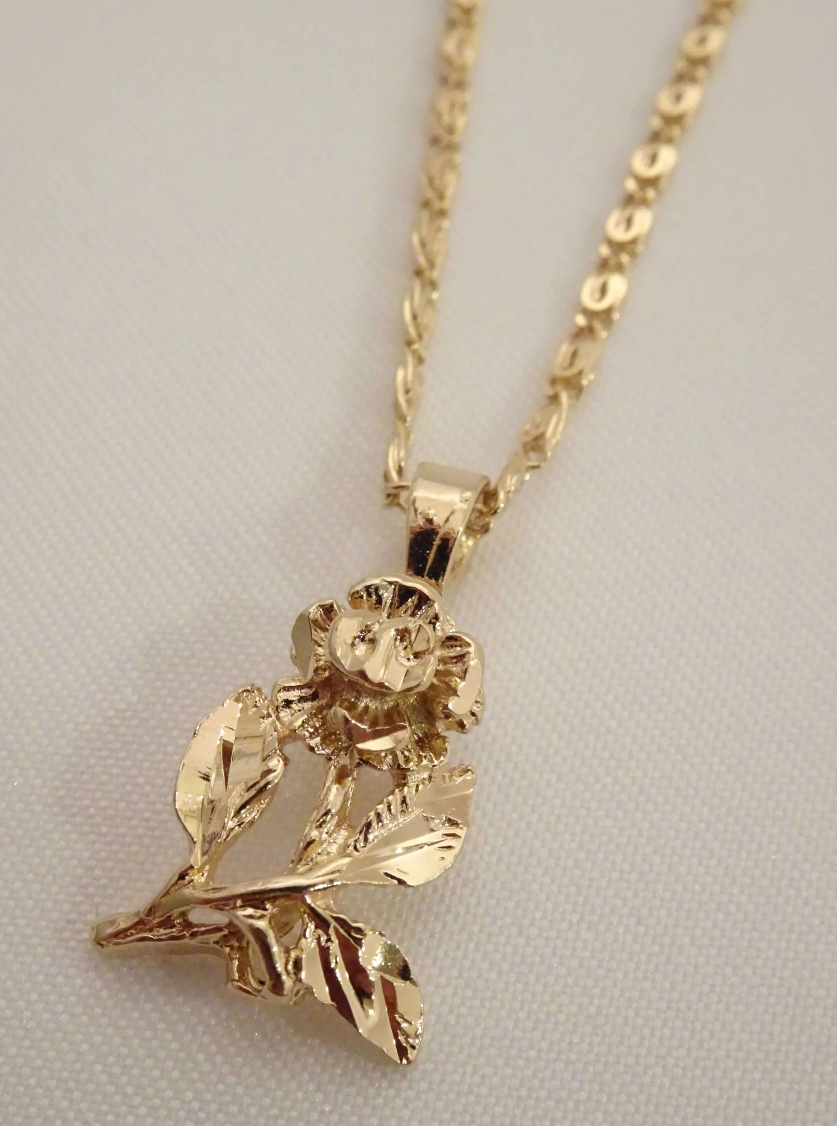 The Mini Rose Necklace