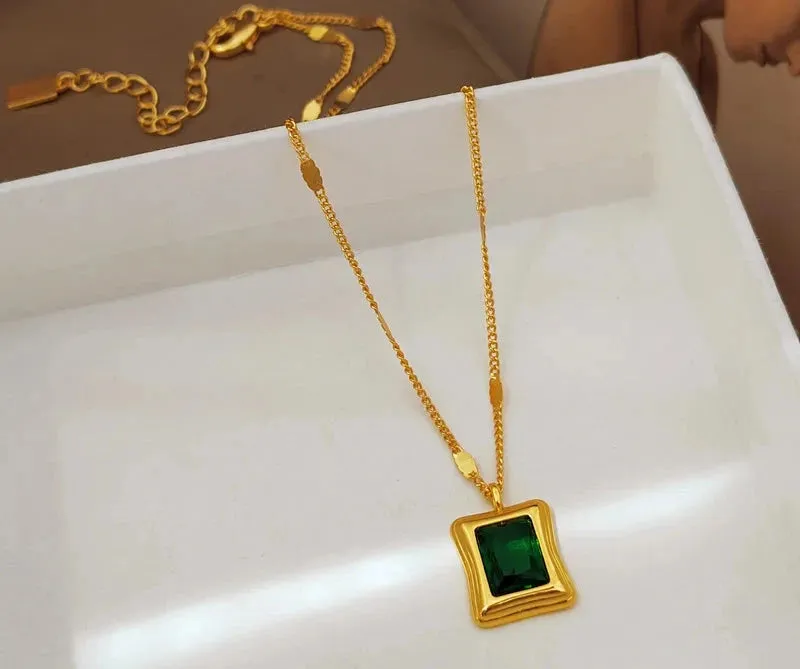 VAIGE Elegant Emerald Square Pendant Necklace
